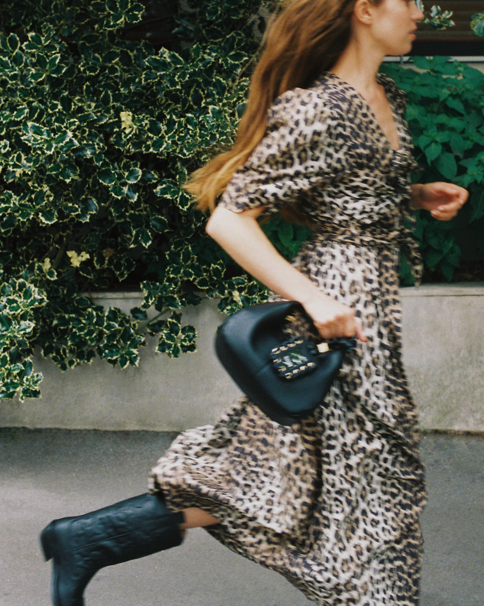 Production de mode contemporaine et street style pour Ganni
