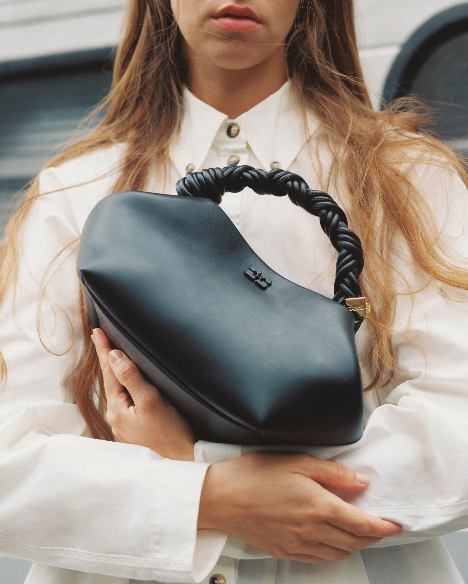 Campagne éditoriale et lookbook e-commerce Ganni